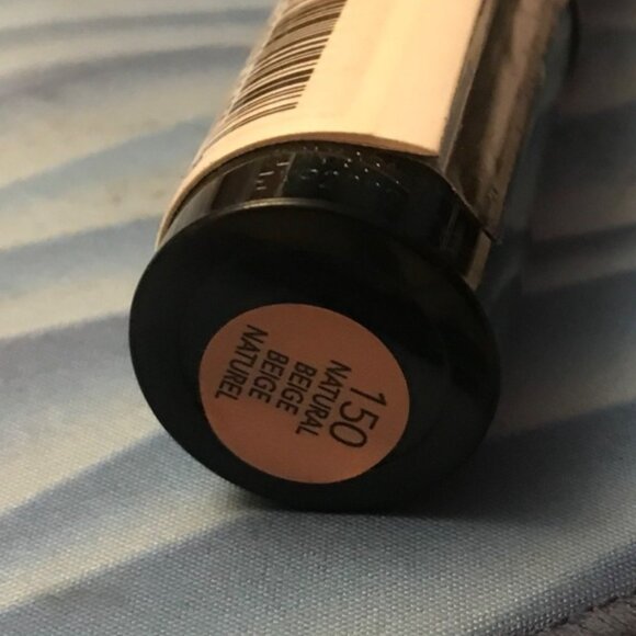 Revlon PhotoReady Insta-Fix Stick Foundation SPF 20 150 Natural Beige Exp 2022 - Picture 3 of 5